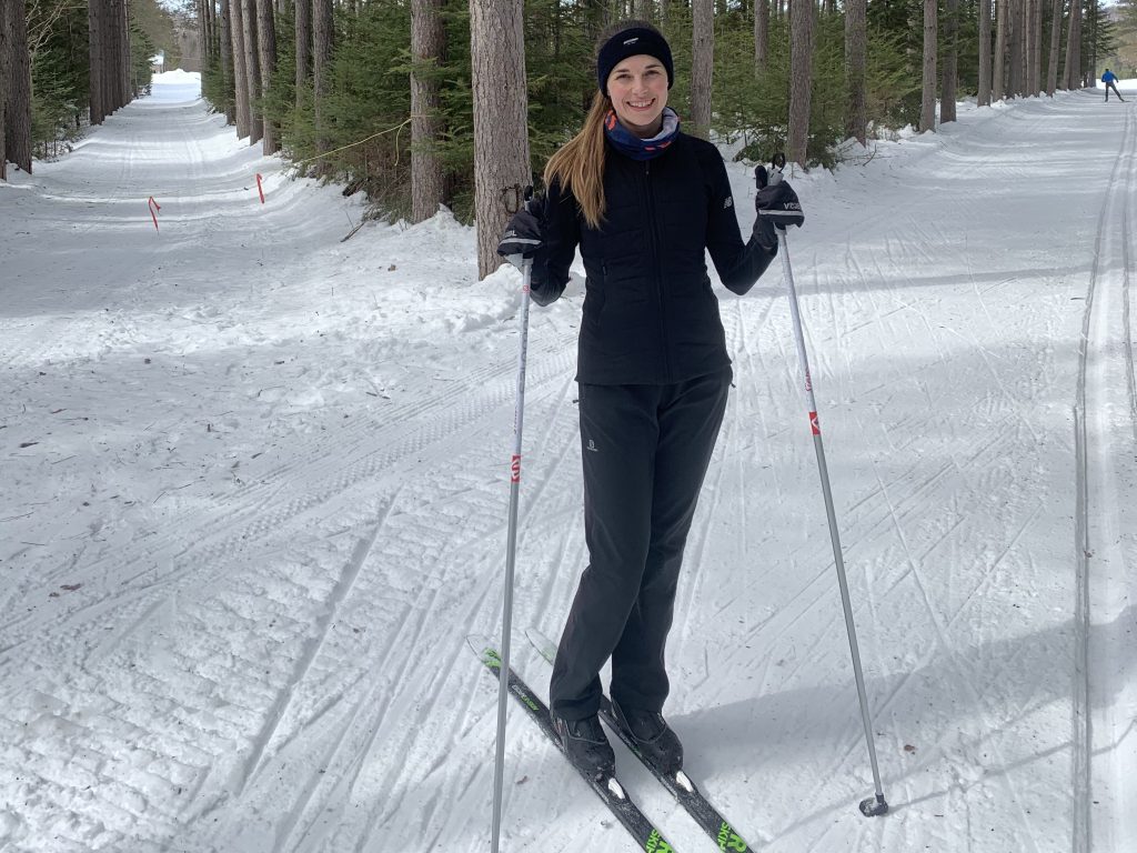 De l’énergie sur vos skis de fond: quoi apporter en randonnée